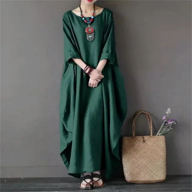 Donkergroen Women's Cotton Batwing Maxi Dress — Rhea Oversized Boho Casual - Casual Pose