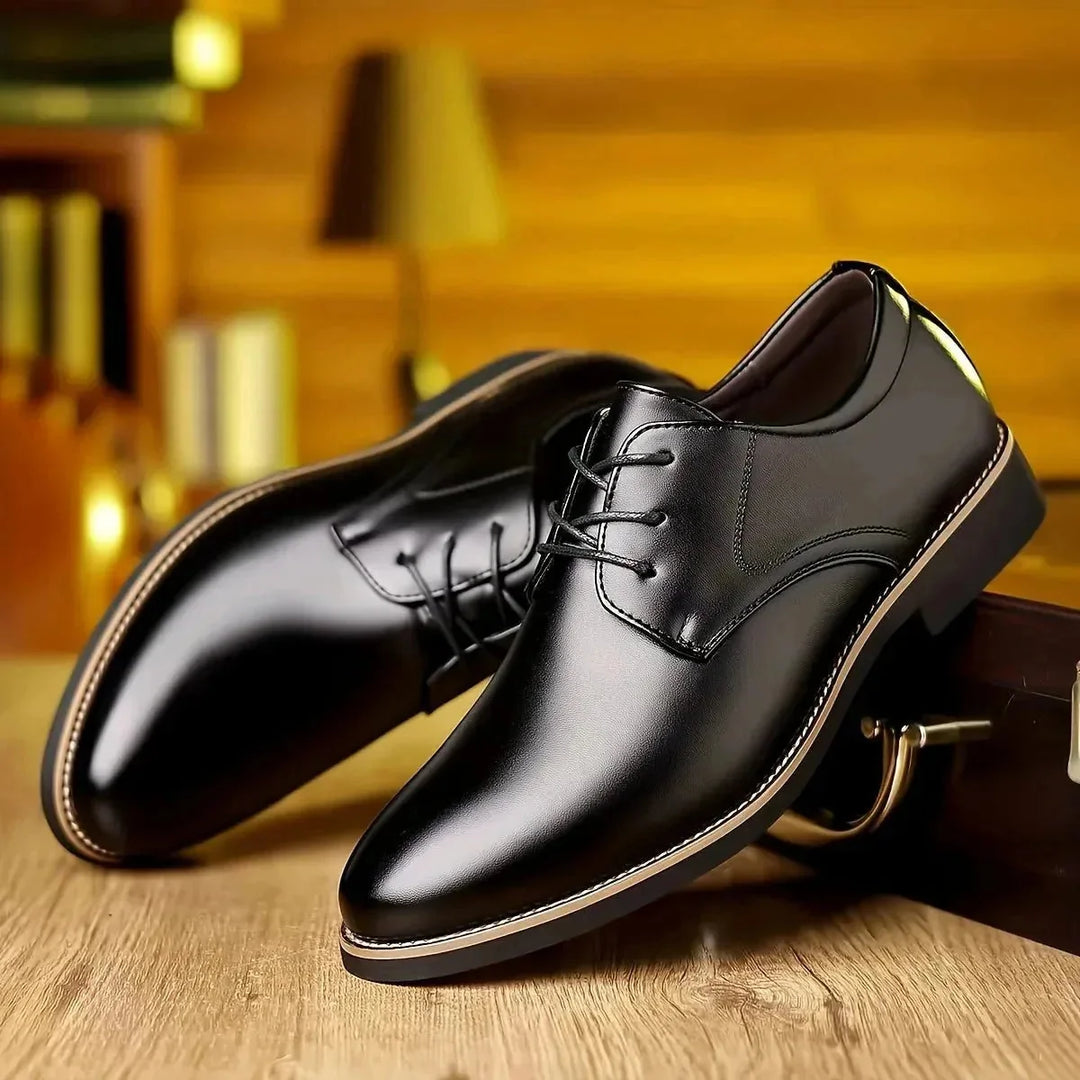Black Men's Oxford Dress Shoes — Jasper Lace-Up Leather Classic - Side Pair