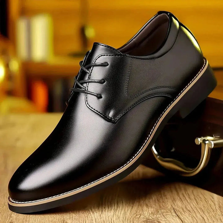 Black Men's Oxford Dress Shoes — Jasper Lace-Up Leather Classic - Studio Close Up