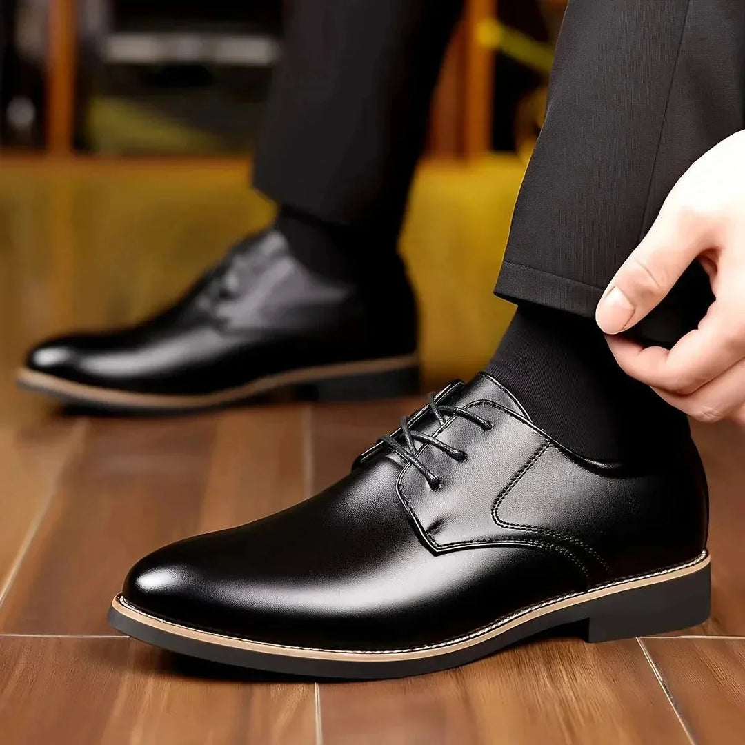 Black Men's Oxford Dress Shoes — Jasper Lace-Up Leather Classic - Worn Detail