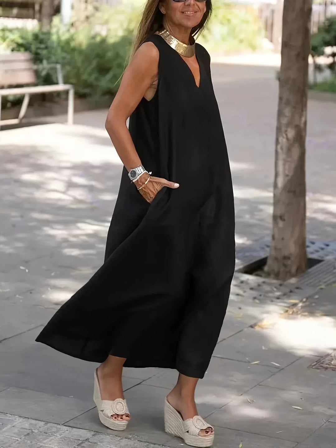 Jasmine | Elegant V-Neck Sleeveless Midi Dress
